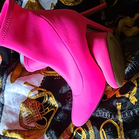 Giuseppe Zanotti hot pink booties - Picture 7 of 7